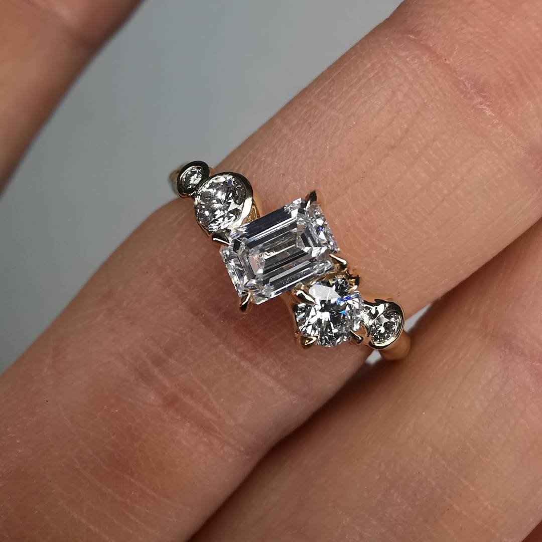 A Bouquet Of Flowers Yellow Gold Ring With Lab. Diamonds