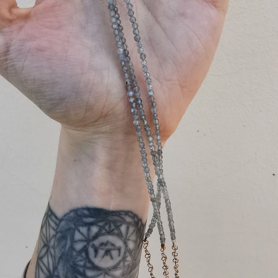 Sidabro Apyrankė Su Labradoritais Paauksuotas Raudonu Auksu