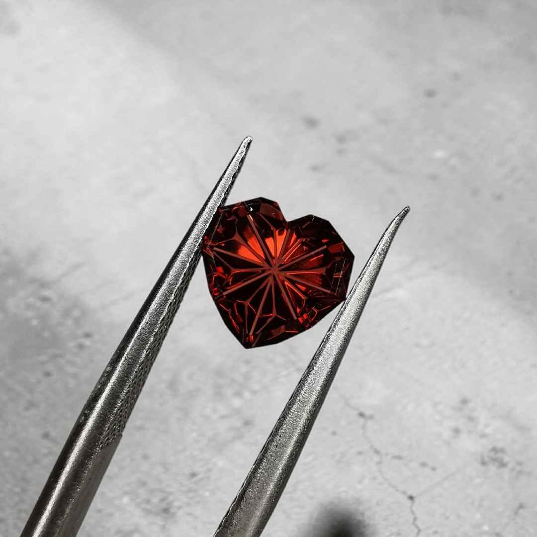Fantasy Cut Natūralus Granatas 1.13 ct.