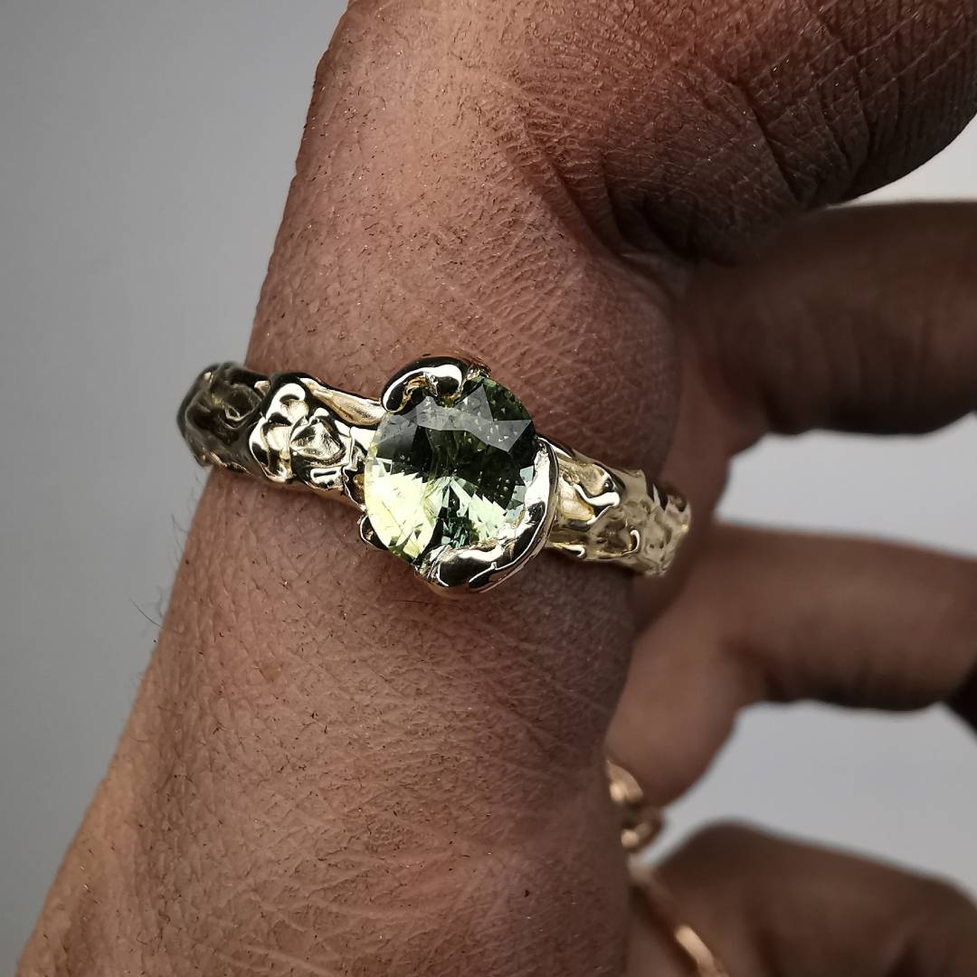 Yellow Gold Ring With Sapphire