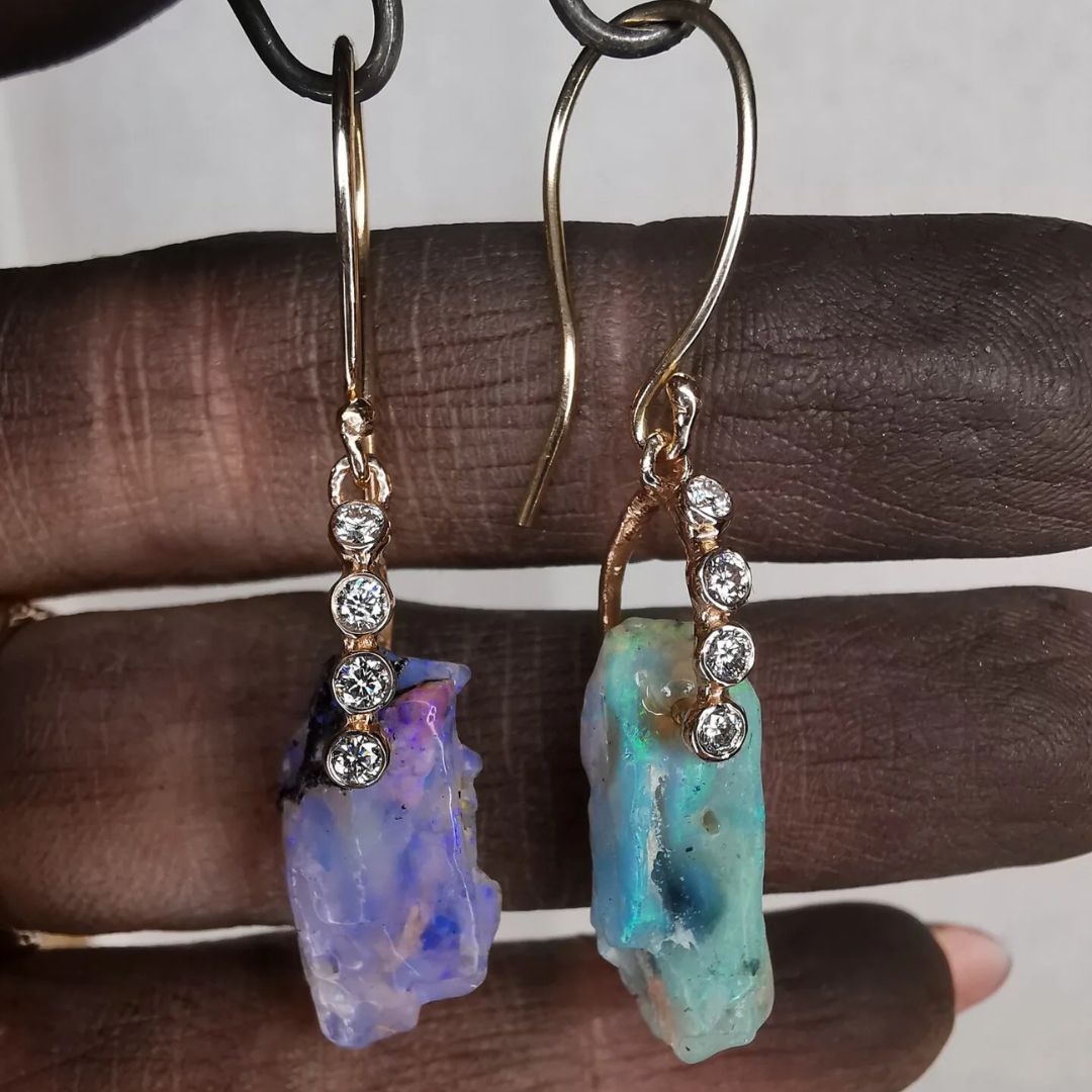 Raudono Aukso Auskarai Su Opalais Ir Moisanitais