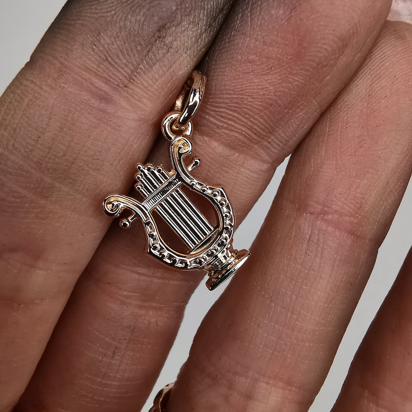 David's Kinnor Rose Gold Pendant