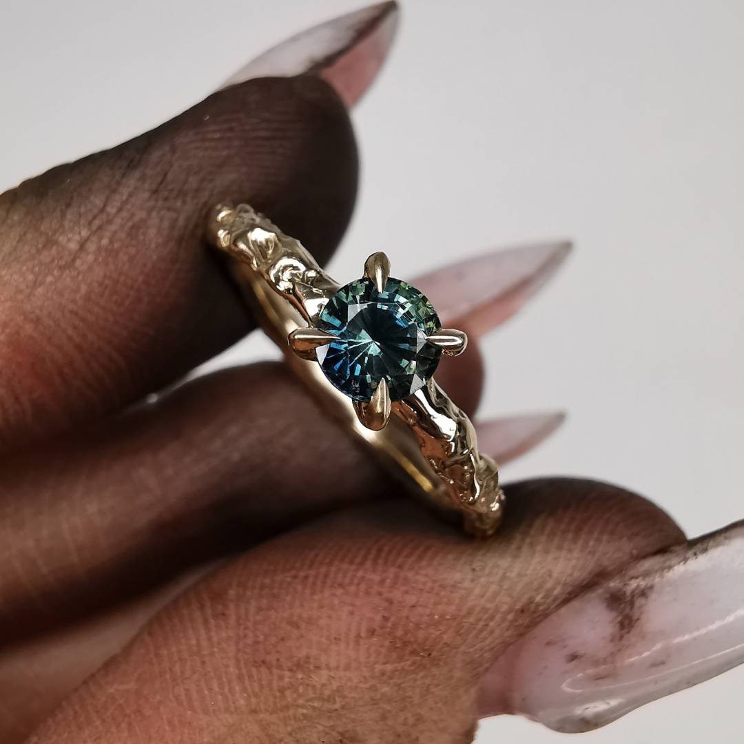 Yellow Gold Ring With Sapphire