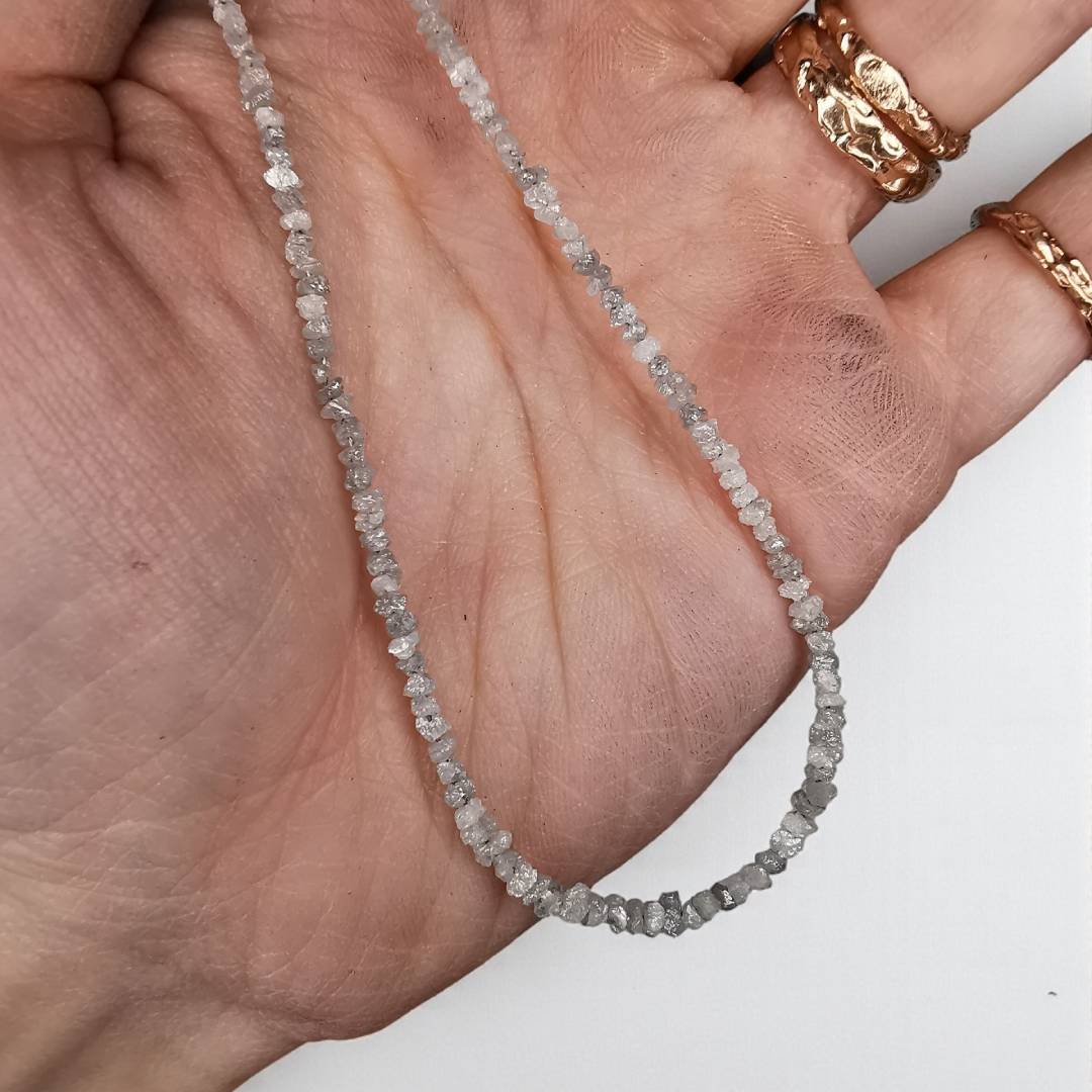 Column Necklace With Rough Diamonds And Silver details