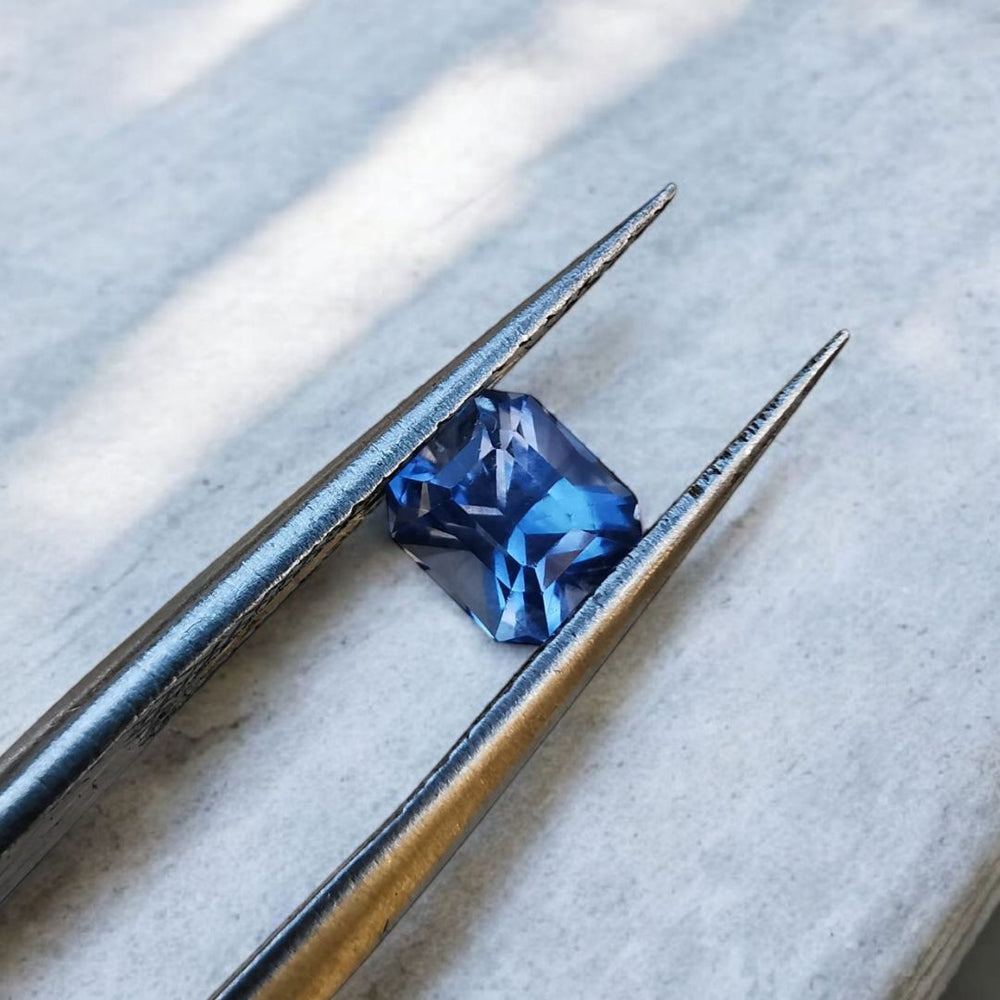 Sapphire 0.7 ct