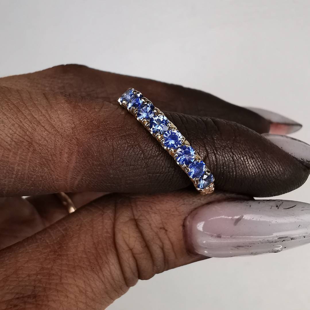 Geltono Aukso 1/2 Eternity Žiedas Su Safyrais