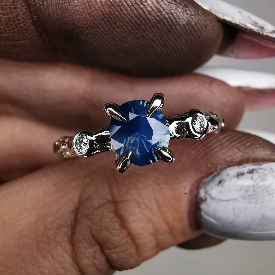 White Gold Ring With Sapphire & Natural Diamonds