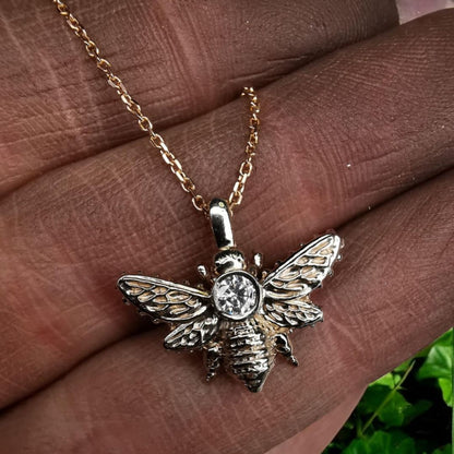 White Gold Bee Pendant With Diamond