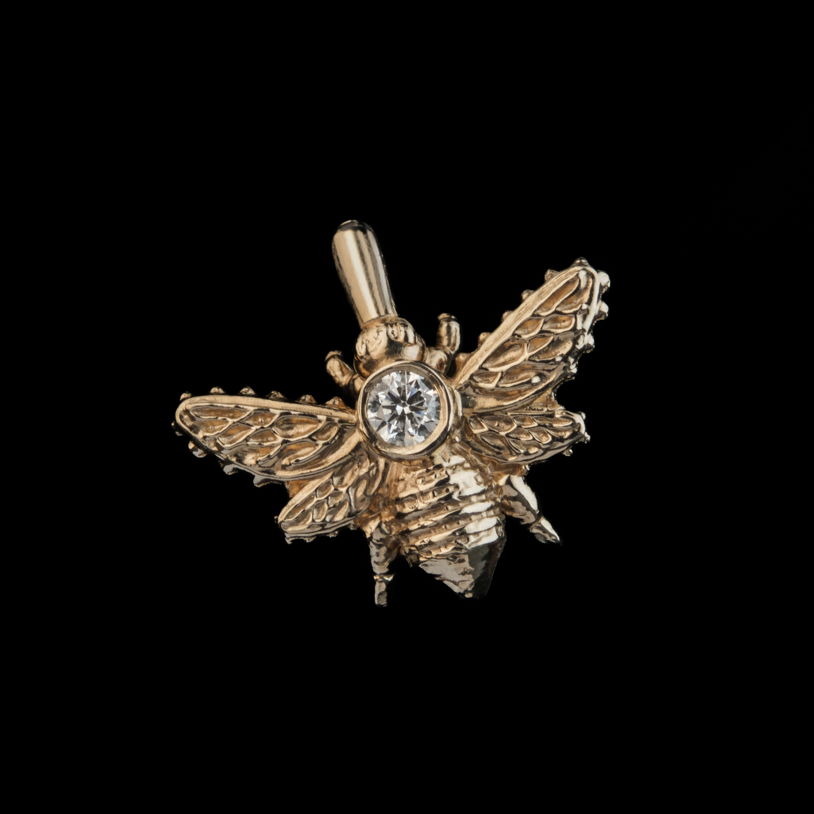 White Gold Bee Pendant With Diamond