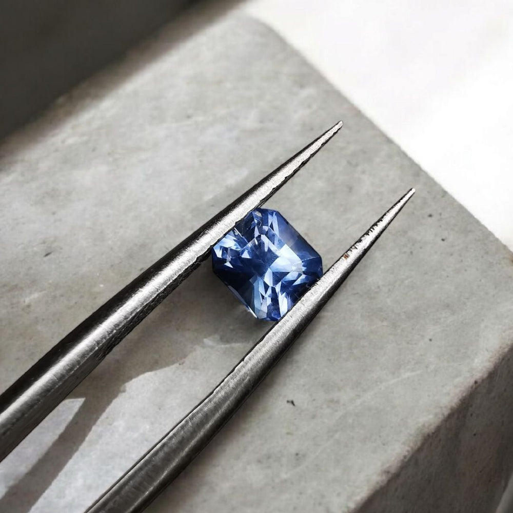 Sapphire 0.7 ct