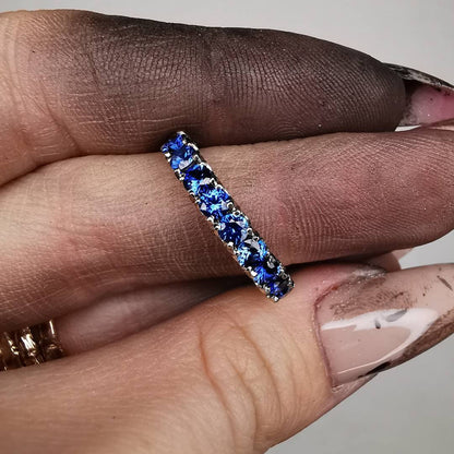 Balto Aukso 1/2 Eternity Žiedas Su Rugegelės mėlynais Safyrais