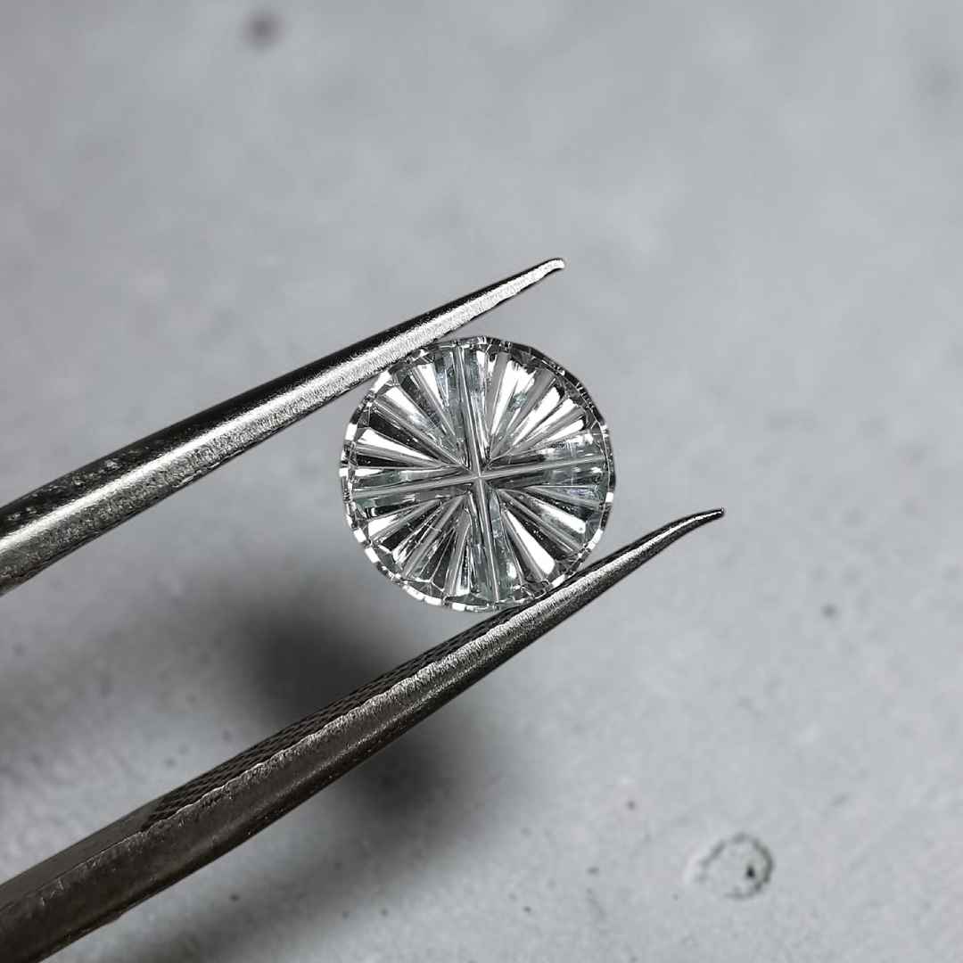 Fantasy Cut Natūralus Safyras 0.77 ct.