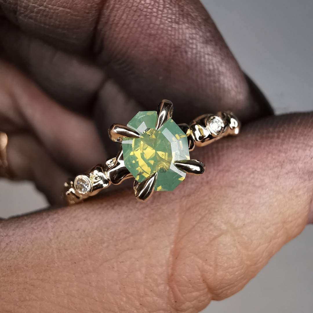 Yellow Gold Signature Ring With Sapphire & Diamonds