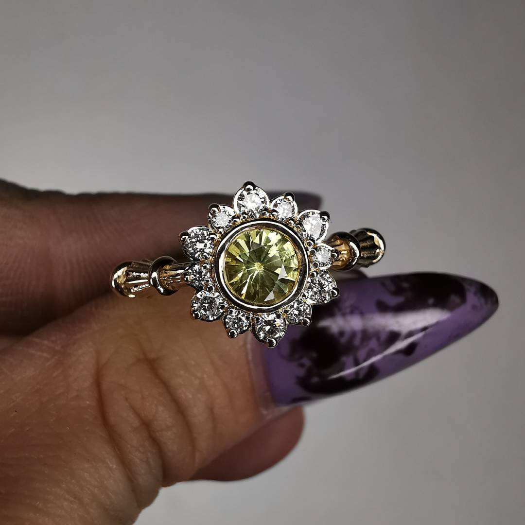 Column Flower Yellow Gold Ring With Sapphire & Lab. Diamonds