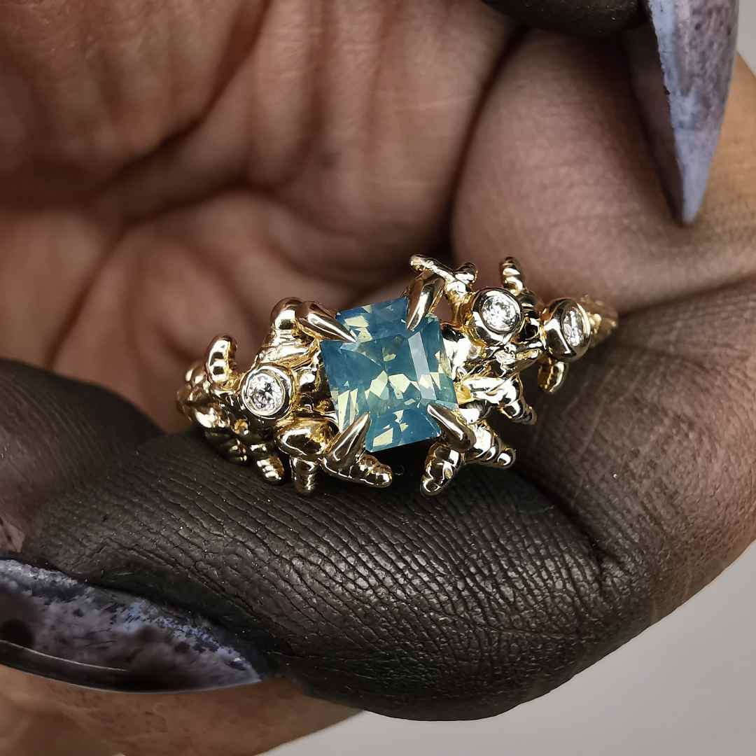 Yellow Gold Ring With Opalescent Sapphire & Diamonds