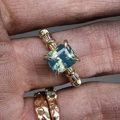 Column I Yellow Gold Ring With Sapphire
