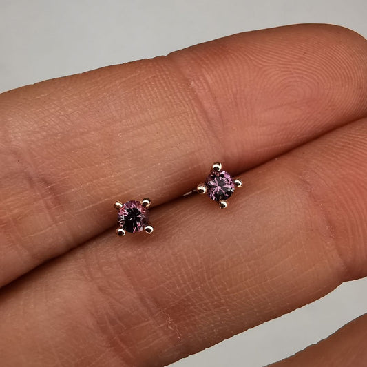 Auskarai Su 3 mm Špineliais