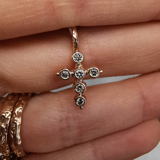 Raudono Aukso Pakabukas Kryželis Su Deimantais