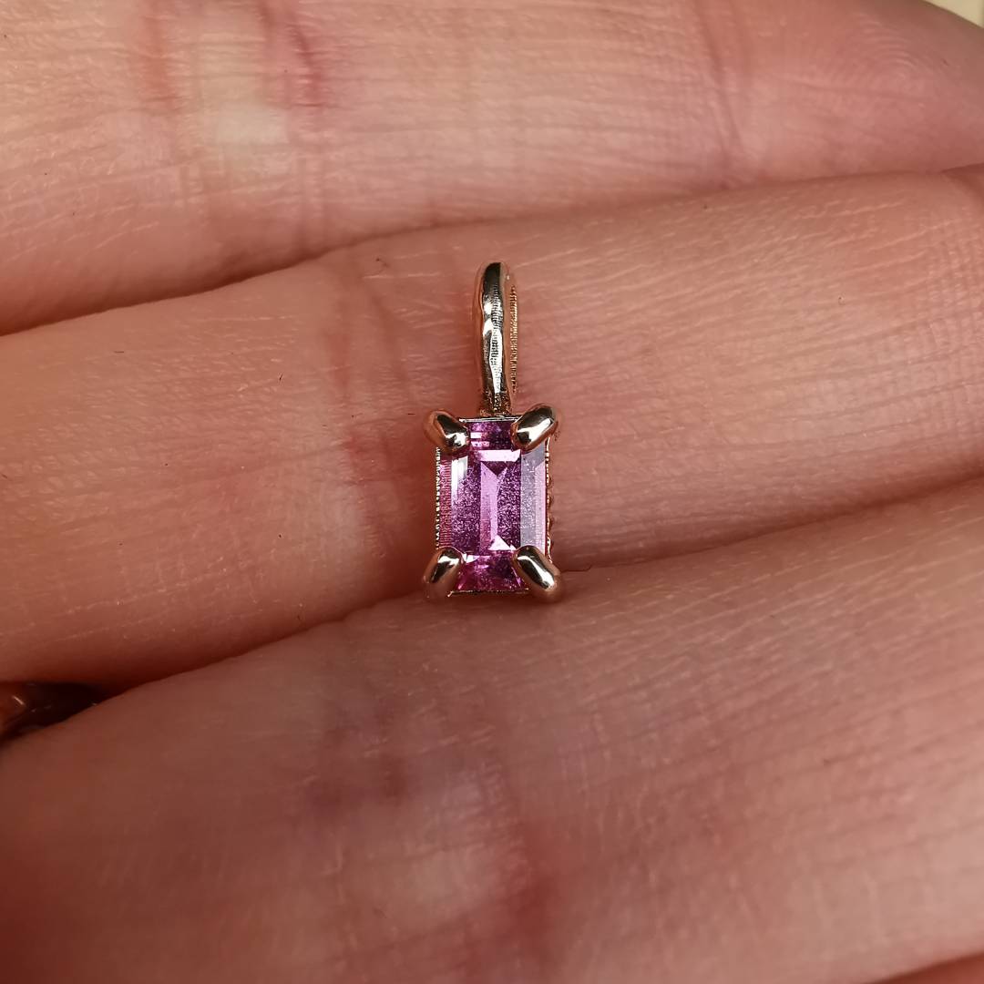 Rose Gold Pendant With Sapphire