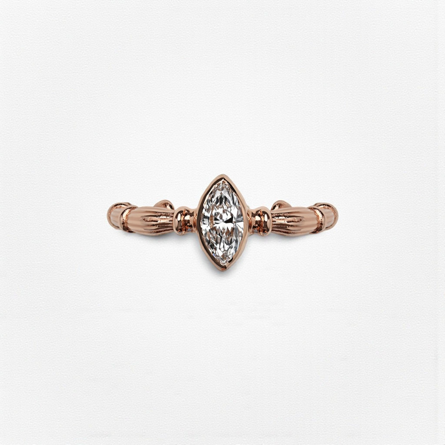 Column Markizė Raudono Aukso Žiedas Su Lab. Deimantu