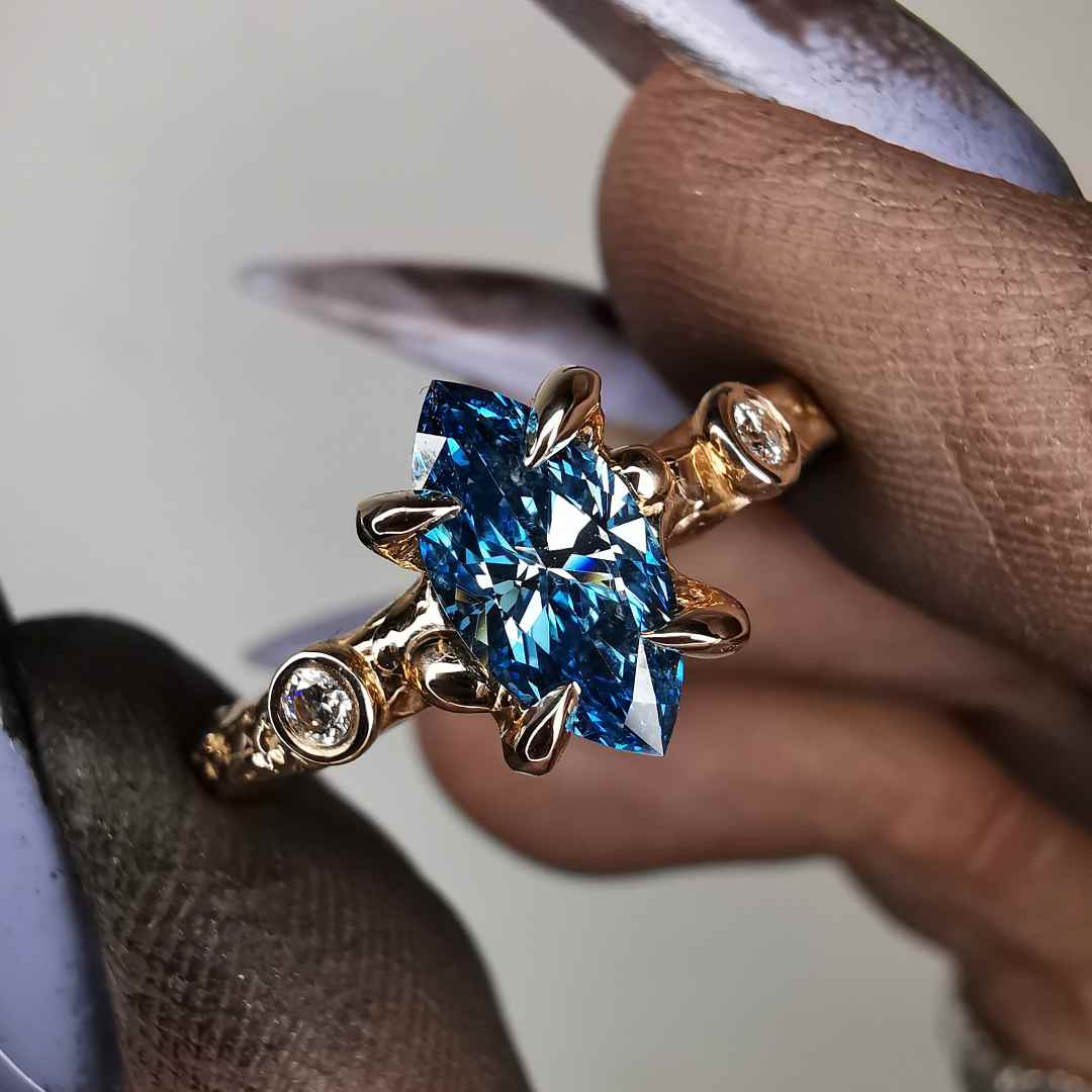 Rose Gold Ring With Lab. Diamond & Natural Diamonds