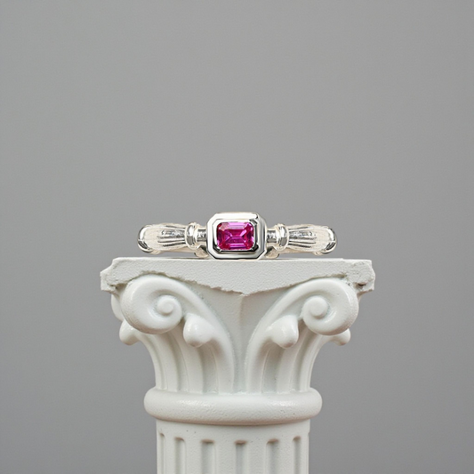  Sidabrinis Column Midi Žiedas Su 3mm Lab. Rubinu