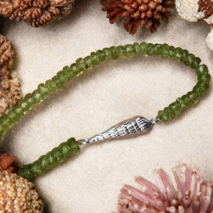 Autorinis Vėrinys Su Sidabro Detalėm Ir Peridotu