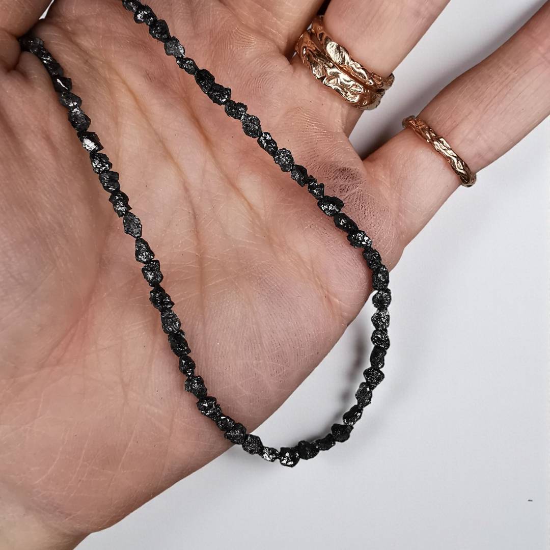 Column Necklace With Rough Diamonds And Silver details